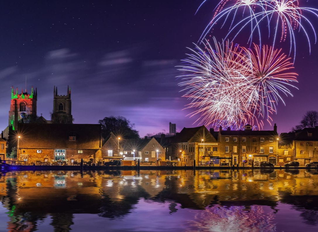 kings-lynn-fireworks_edited.jpg