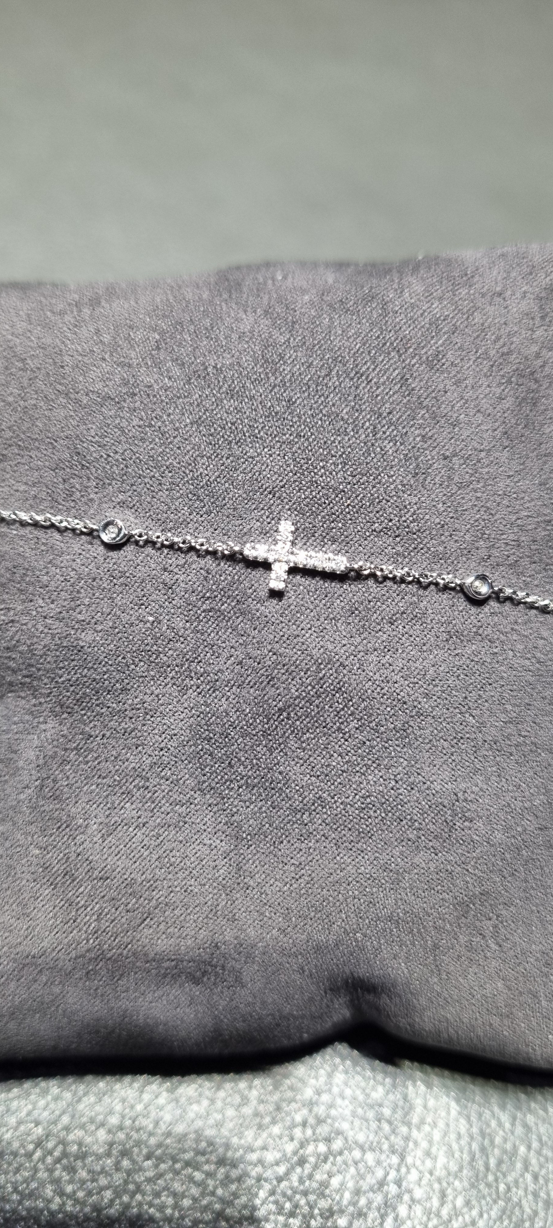 braccialetto a cate con crocetta e brillanti