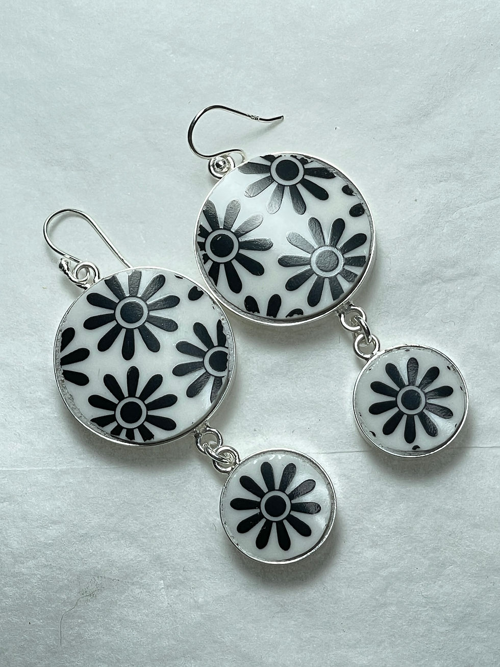 Thumbnail: Maxwell and Williams, Daisy Shadow, double-dangly earrings