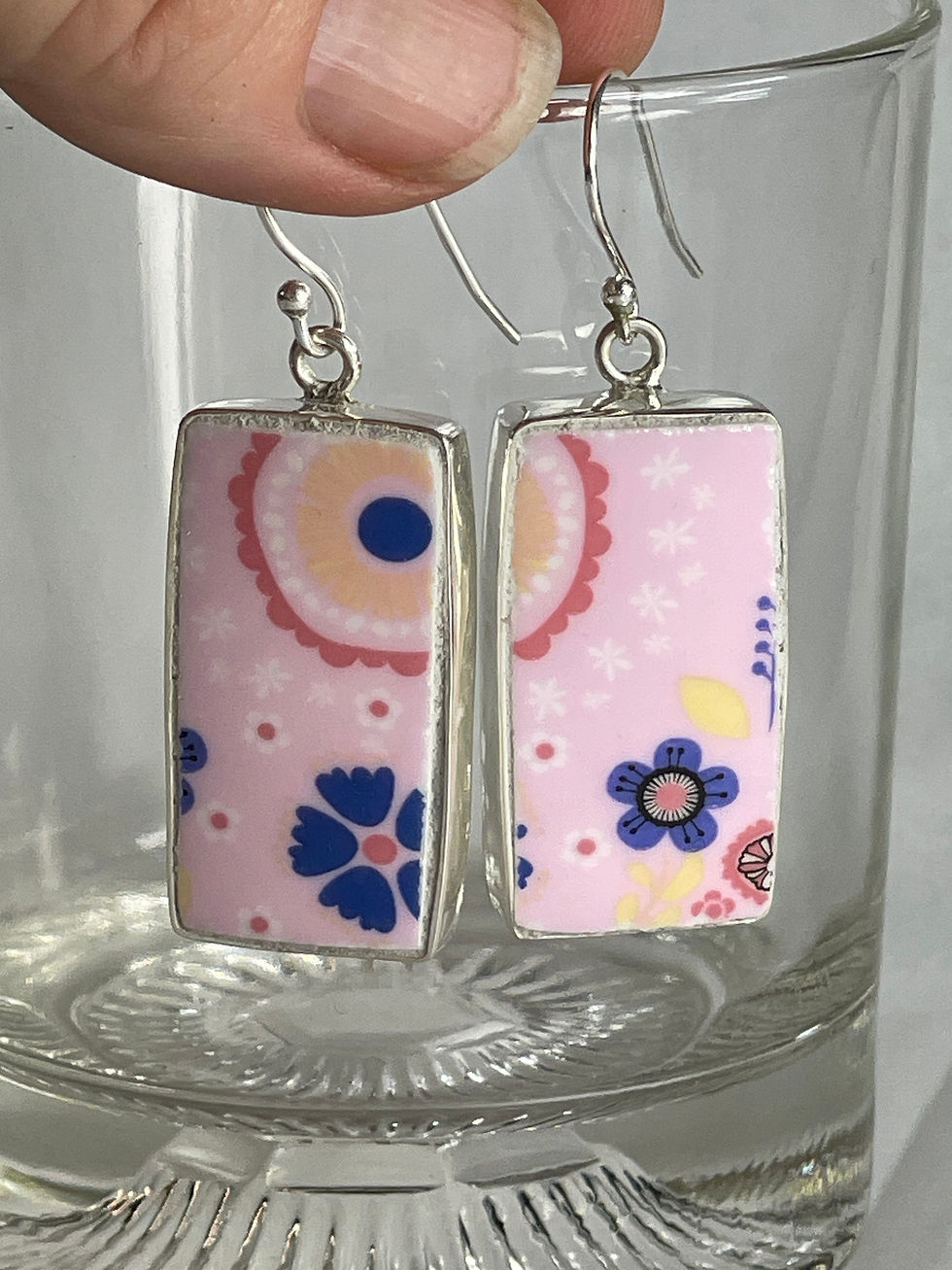T2Tea Vintage Vibe, pink with flowers, rectangle china earrings