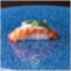 Sushi saumon Philadelphia et jeunes oignons