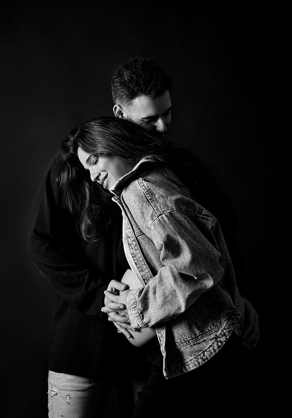 מחיר צילומי הריון בסטודיו