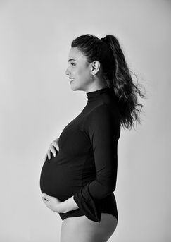 מחיר צילומי הריון בסטודיו