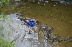 Feliks skipping rocks