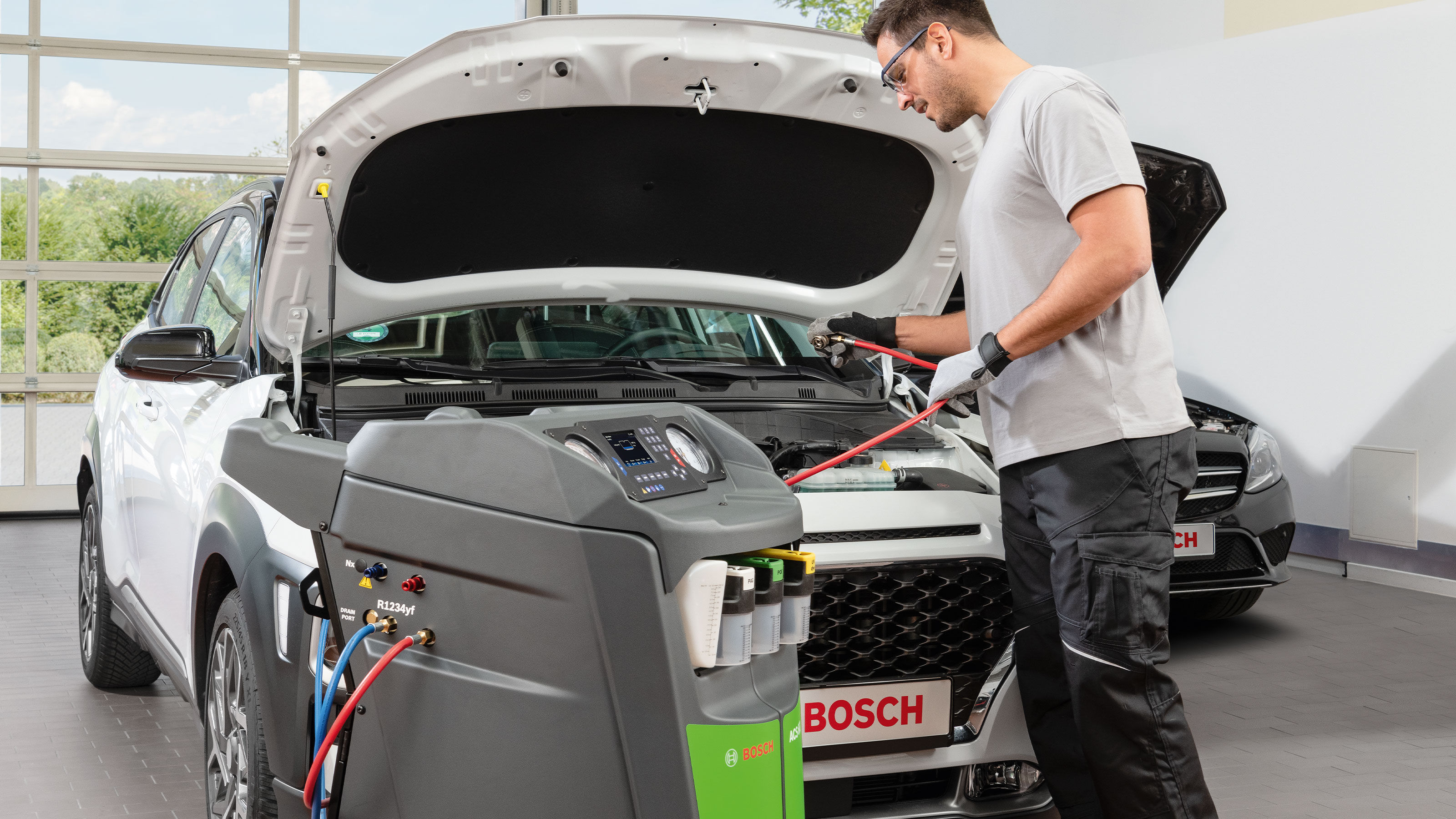 Bosch ACS 663 – R1234yf için klima bakım cihazı