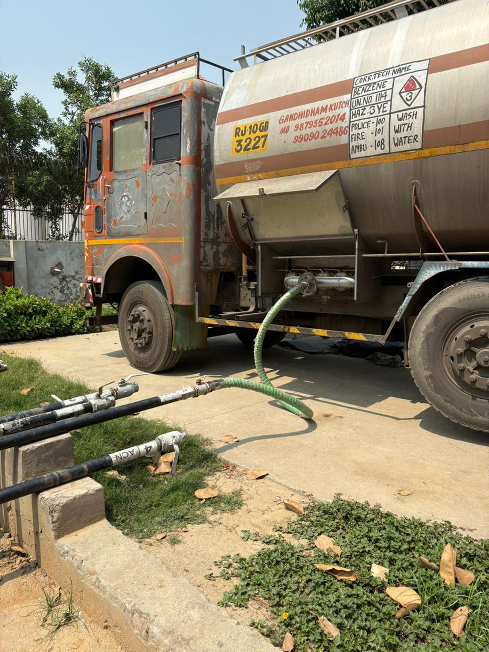 Akrelon monomer tanks