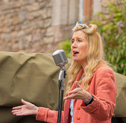 117 40_s Singer