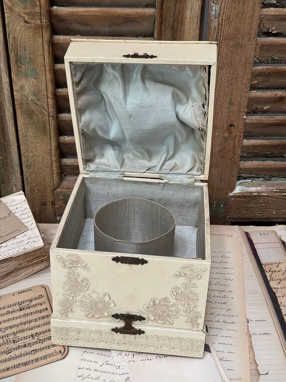 Thumbnail: Antique Victorian Collar Box 