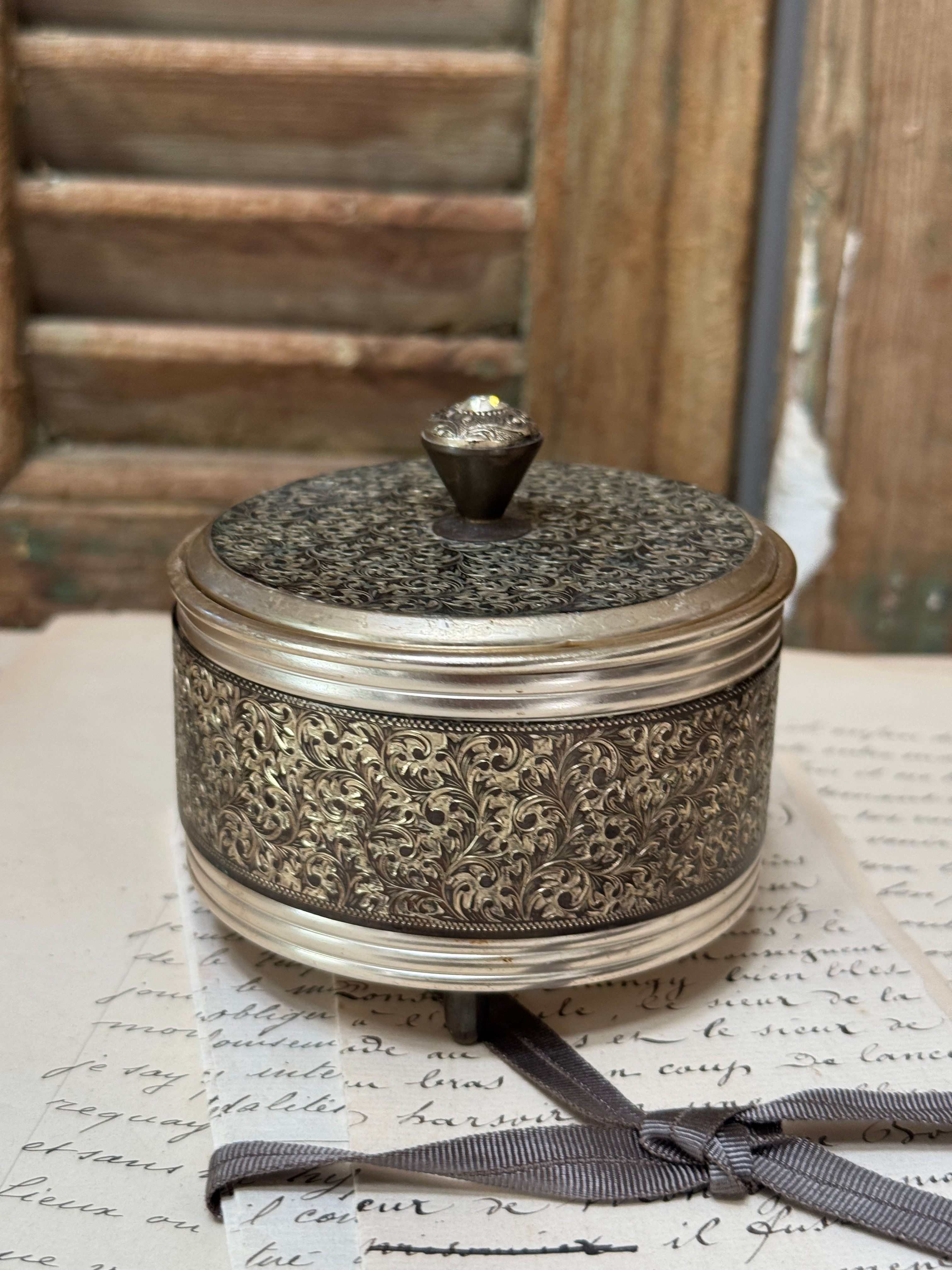 Silver Musical Powder Puff Box 