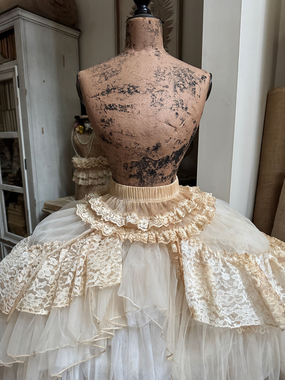 Thumbnail: Short Overlay Ruffle Lace Skirt