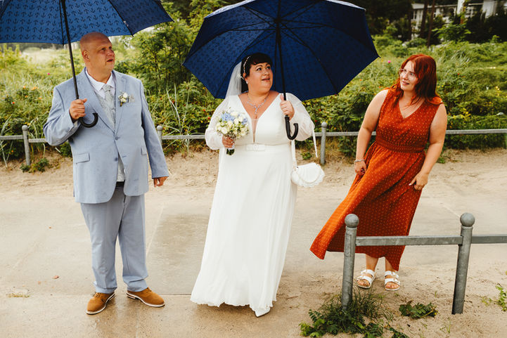 Authentische Hochzeitsfotografie auf Rügen I Hochzeitsfotograf Müther-Turm I Binz