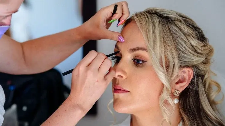 Professional Celebrity Makeup Artist