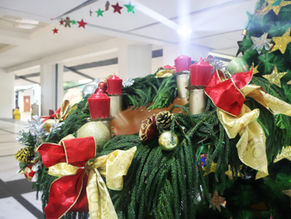 Lighting of the Adventskranz at GESM