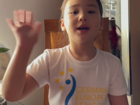 Intl Primary kids perform "A Million Dreams"