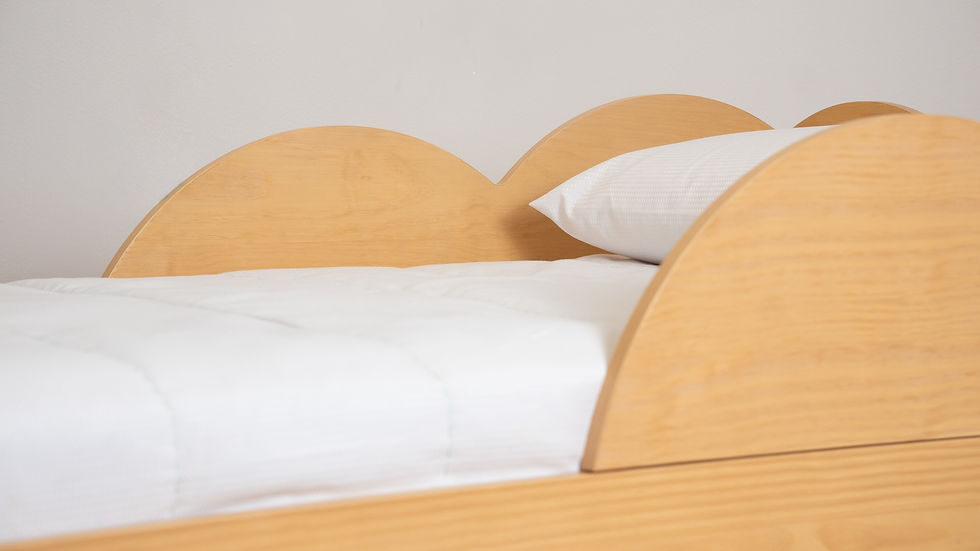 Miniatura: Cama Montessoriana Nuvem com grade e cabeceira ®