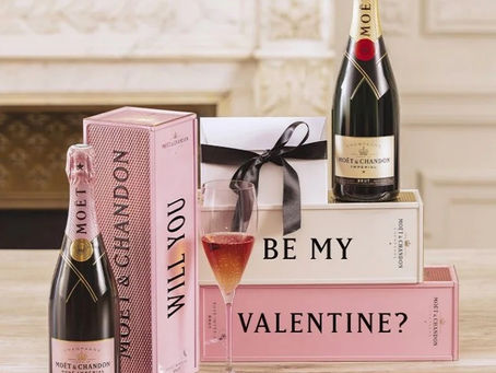 Verras jouw Valentijn met een persoonlijk geschenk van Moët & Chandon, tijdelijk bij De Bijenkorf