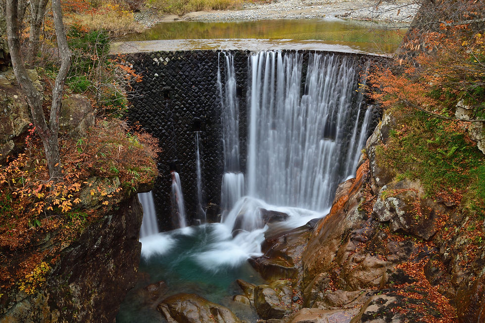 土合砂防堰堤（湯吹きの滝）