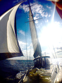 Navegando a Vela por los mares interiores de Chiloe