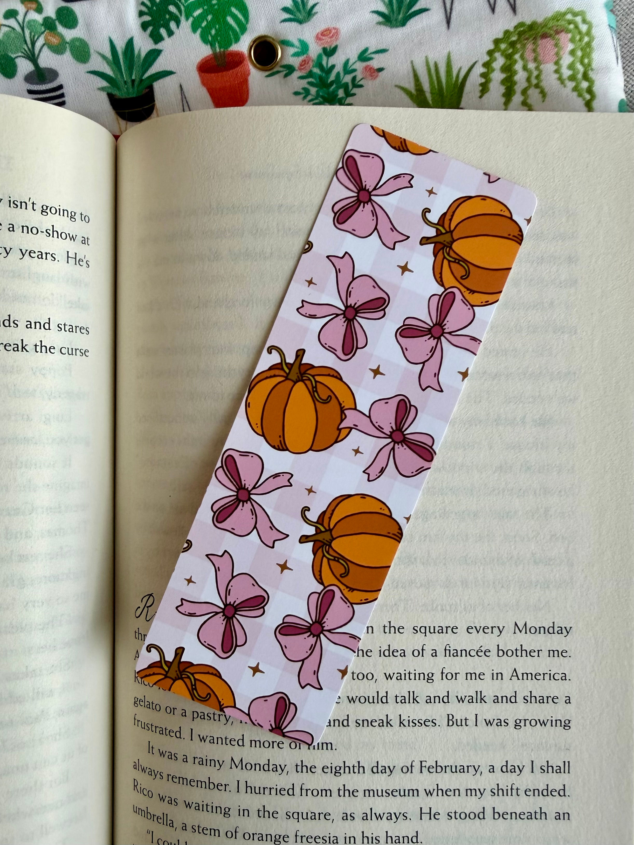 pumpkin and bows bookmark