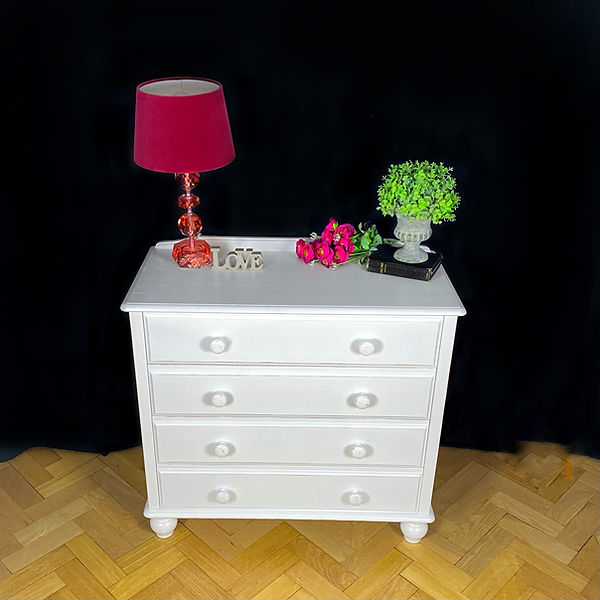 te Chest of Drawers