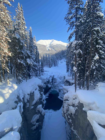 maligne lake in the winter, Jasper