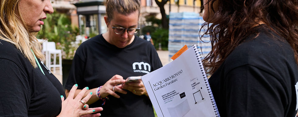 Staff de Marca Condal haciendo producción de campo