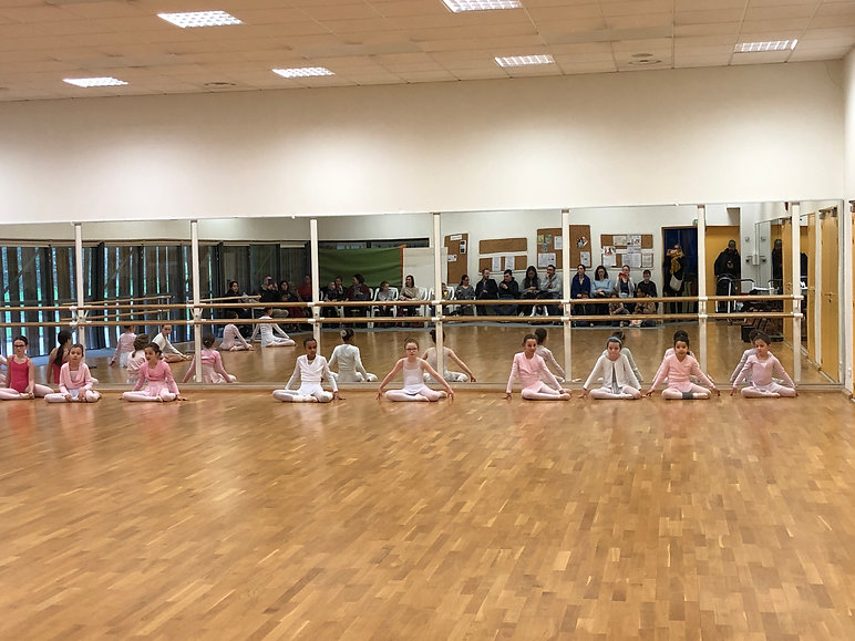 Cours de Danse classique à Nantes (44), Cours de Danse Modern Jazz à Nantes (44). Ecole de danse Les Corps Dansants cours de danse à Nantes (44), danse classique et Modern-jazz de 4 à 70 ans .