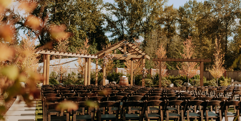 Liljebeck-Farms-Wedding-Venue-In-Washington-State-Outdoor-Wedding-Fall