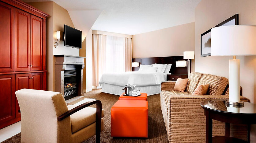 dlx room 1 king.jpg