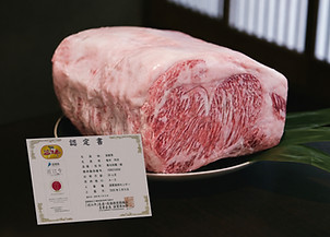 和牛すき焼きに使用する上質な黒毛和牛