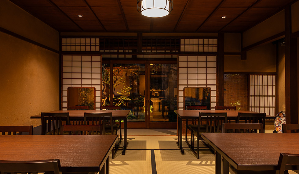 京都町家を活かした肉のひろ重の店内