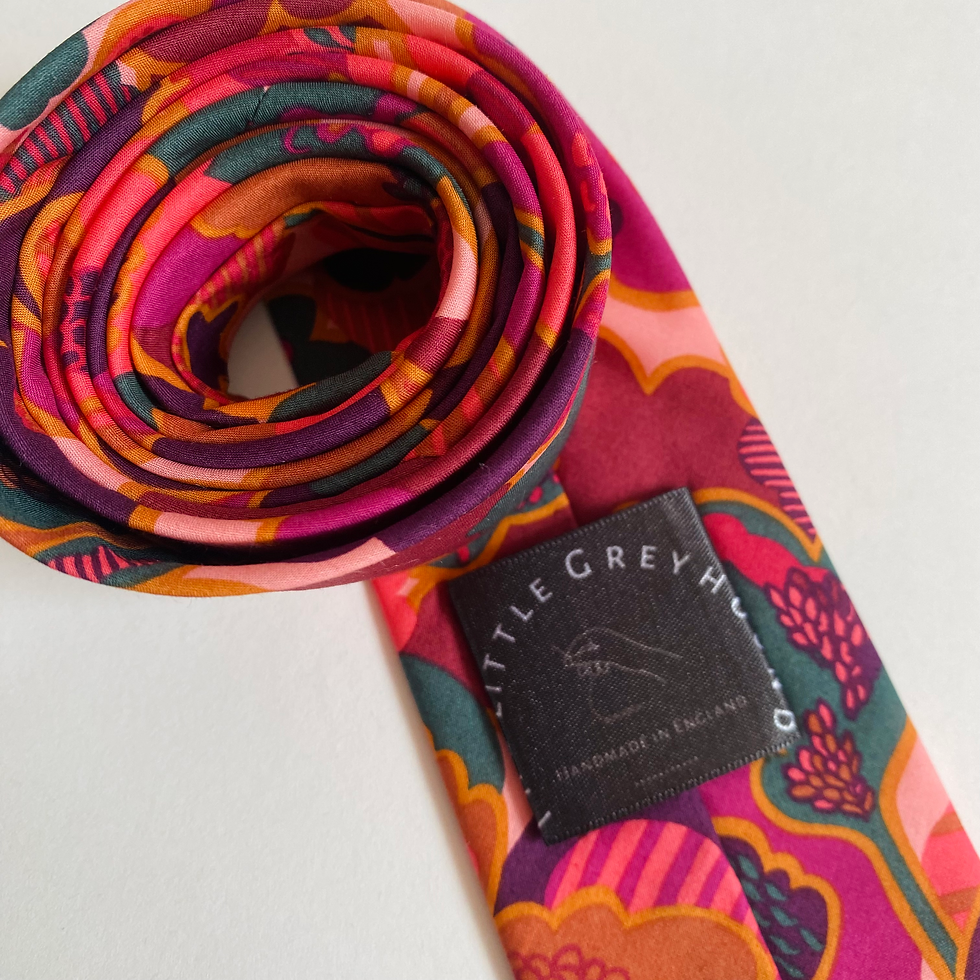 Thumbnail: Prospect Flower 1960s Retro Tie and Square Set