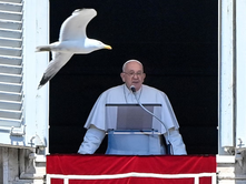 Unhappy Vatican staff expose lack of workers’ rights in rare challenge to the Pope