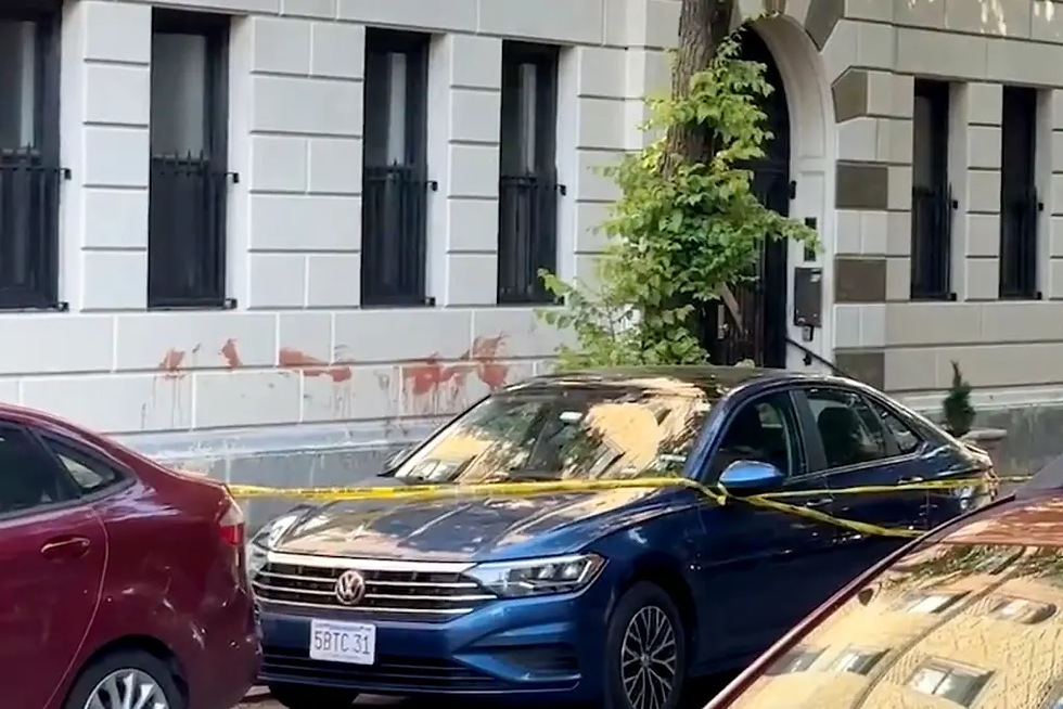 Jemmott waited outside this Washington Heights building on May 20 and attacked Rodriguez as she left for work, prosecutors say.
