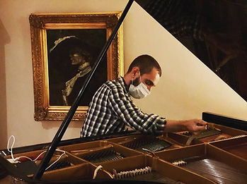 José Antonio Ruiz Rabelo - Afinación, mantenimiento, restauración y avalúo de pianos y clavecines en Ciudad de México. Cálculo de encordados y asesoramiento en afinación historicista.