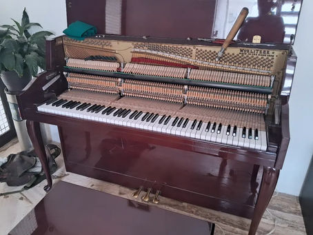 Entonación en La 440 hz piano Wurlitzer 1996