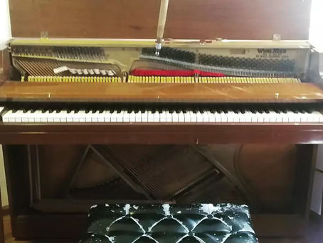 Reparación martillos rotos y afinación en La 440 hz piano Wurlitzer