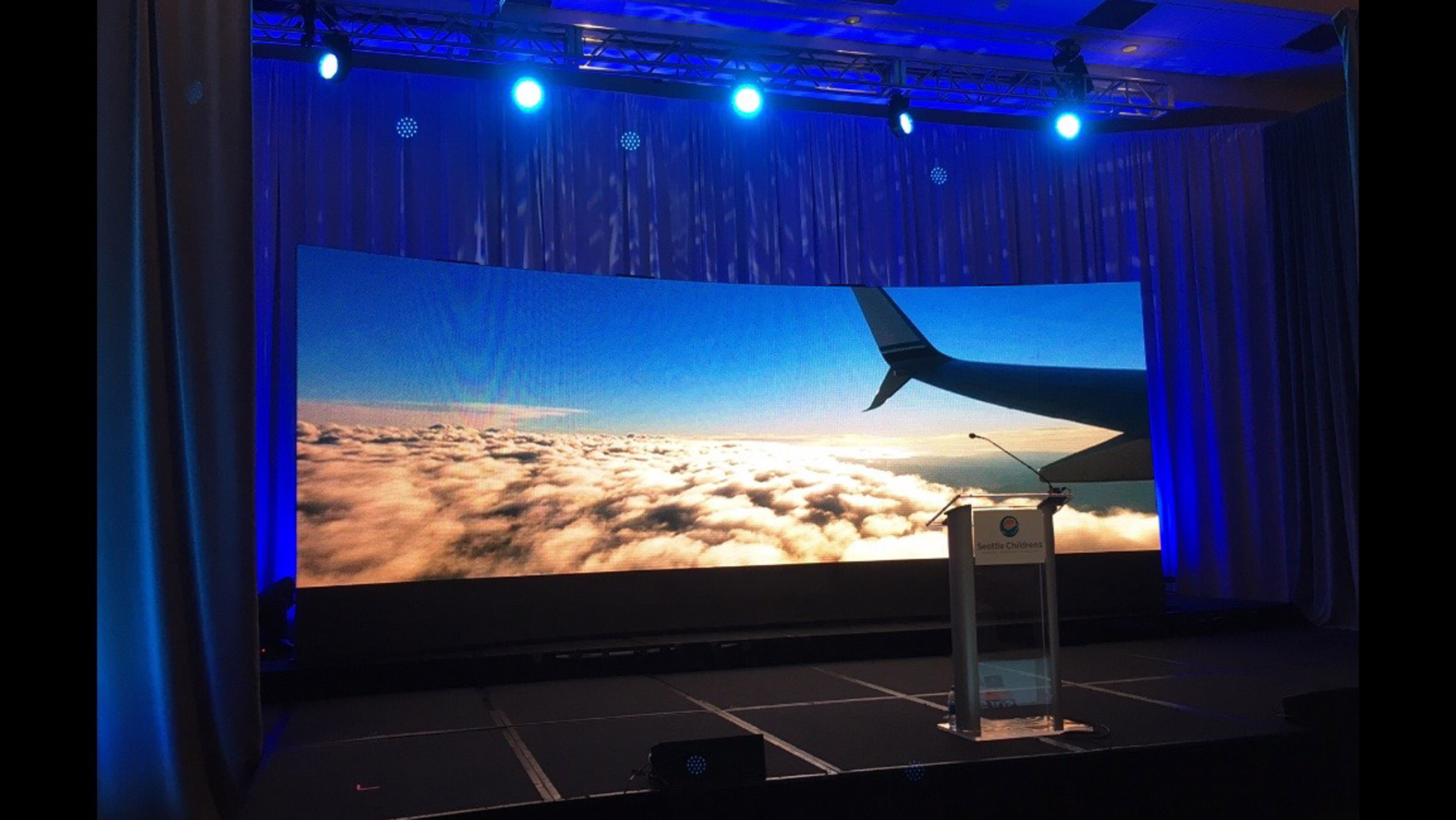 24' x 8.5' curved LED video wall