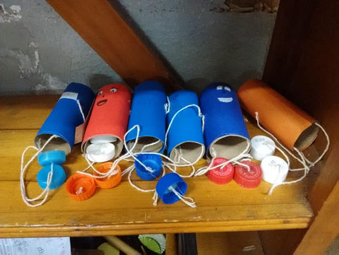 Oficina de marionetes com material reciclado