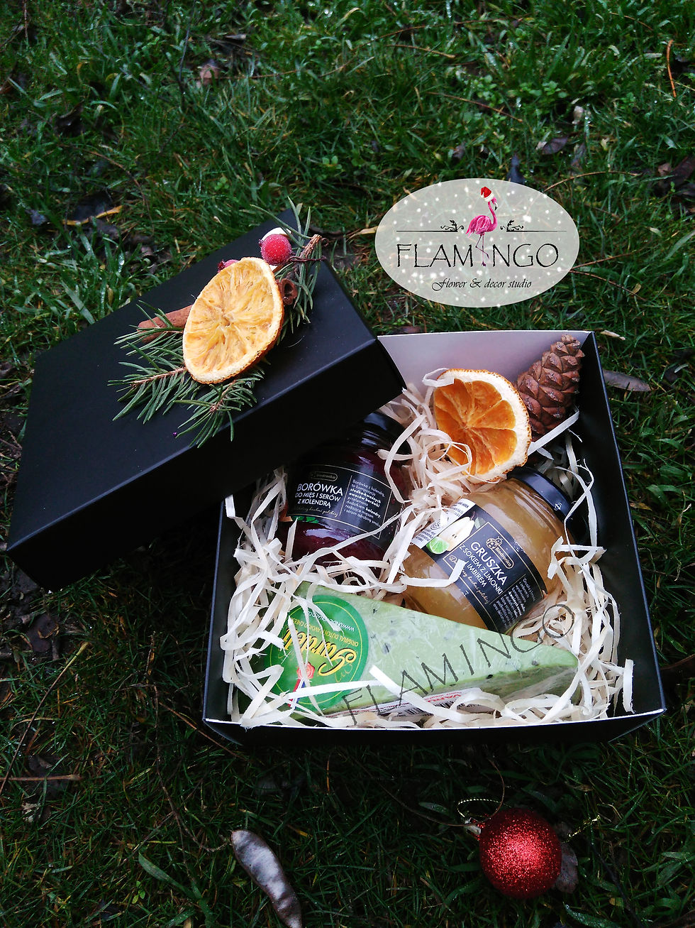 NewYearBox 2017/18 Flamingo studio