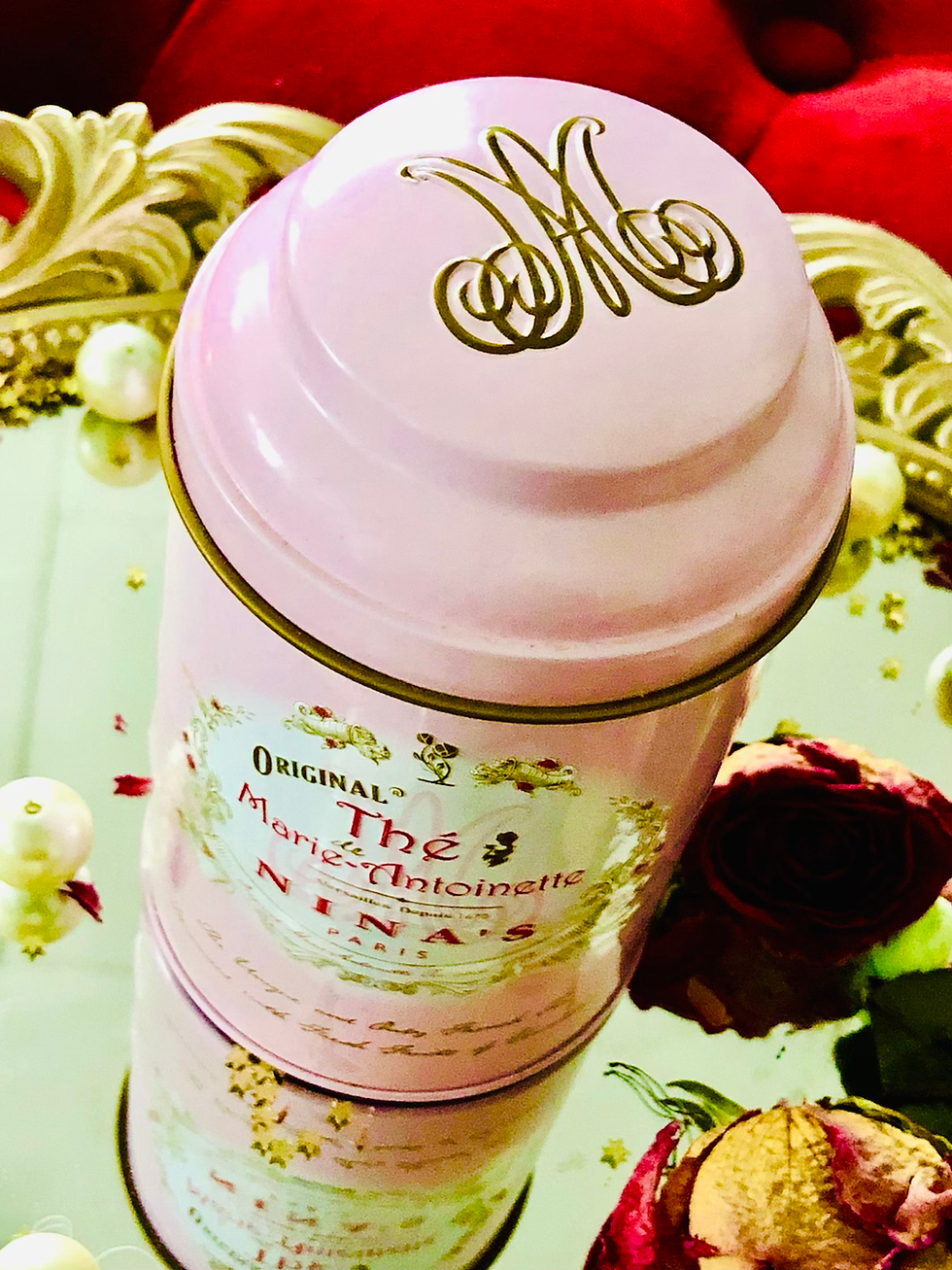 Thumbnail: TEA MARIE - ANTOINETTE + SAVON VERSAILLES 