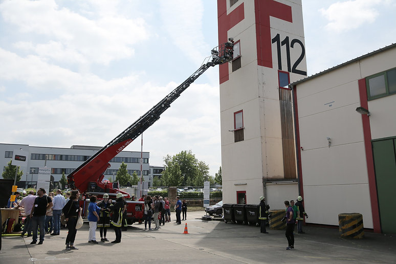 Anleiterbares Fenster – DLK (Drehleiter mit Korb)