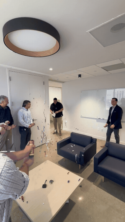 Jiovohnny Thompson.gif