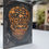 Miniature : Tableau décoratif calavera mexicaine en bois d’olivier et résine époxy métallique – pièce unique