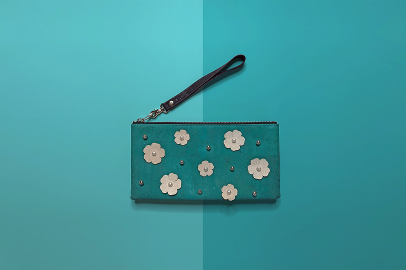 Teal-White-Flowers-Wristlet-IMG_5479b.pn