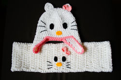 Hello kitty Hat + Hellyo Kitty scarf