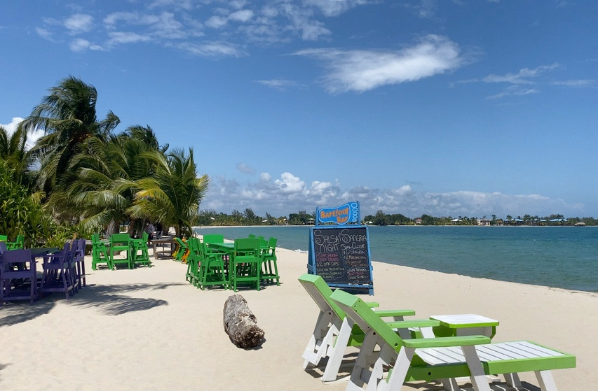 Barefoot Bar in Placencia, Belize