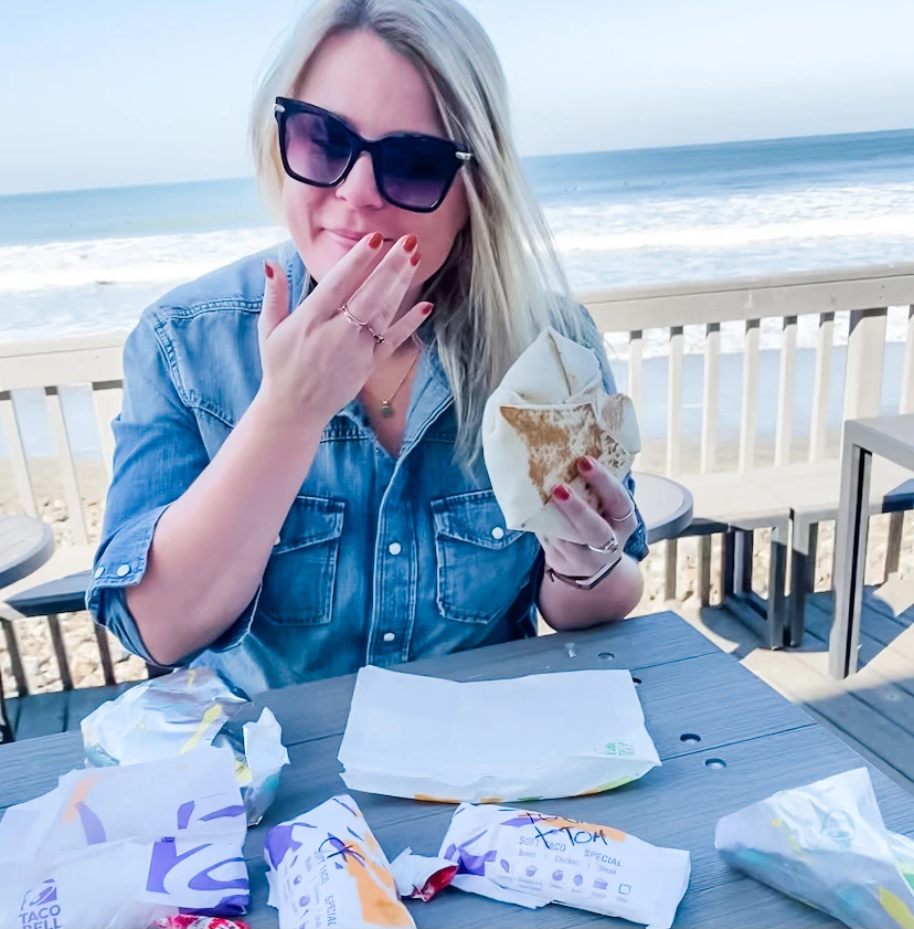 Rosanna Stevens eating taco bell