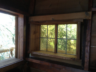 glas in lood raampje stond in de garage