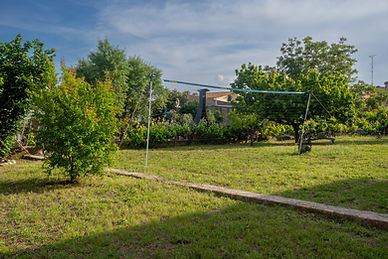 Exterior de la casa amb jardí